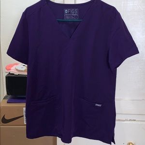 Figs Large scrub top and petite bottoms in Purple